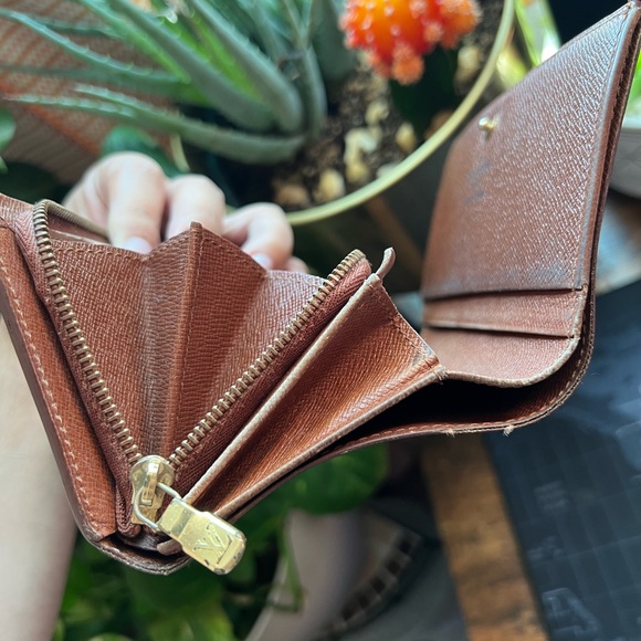 Louis Vuitton Tresor Wallet Monogram - Picture 10 of 12